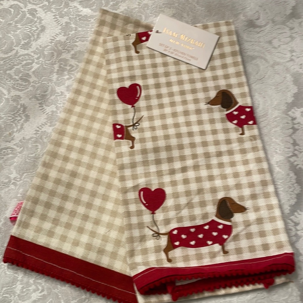 Set of kitchen towels one has Valentine’s Day Dachshund - Picture 1 of 6